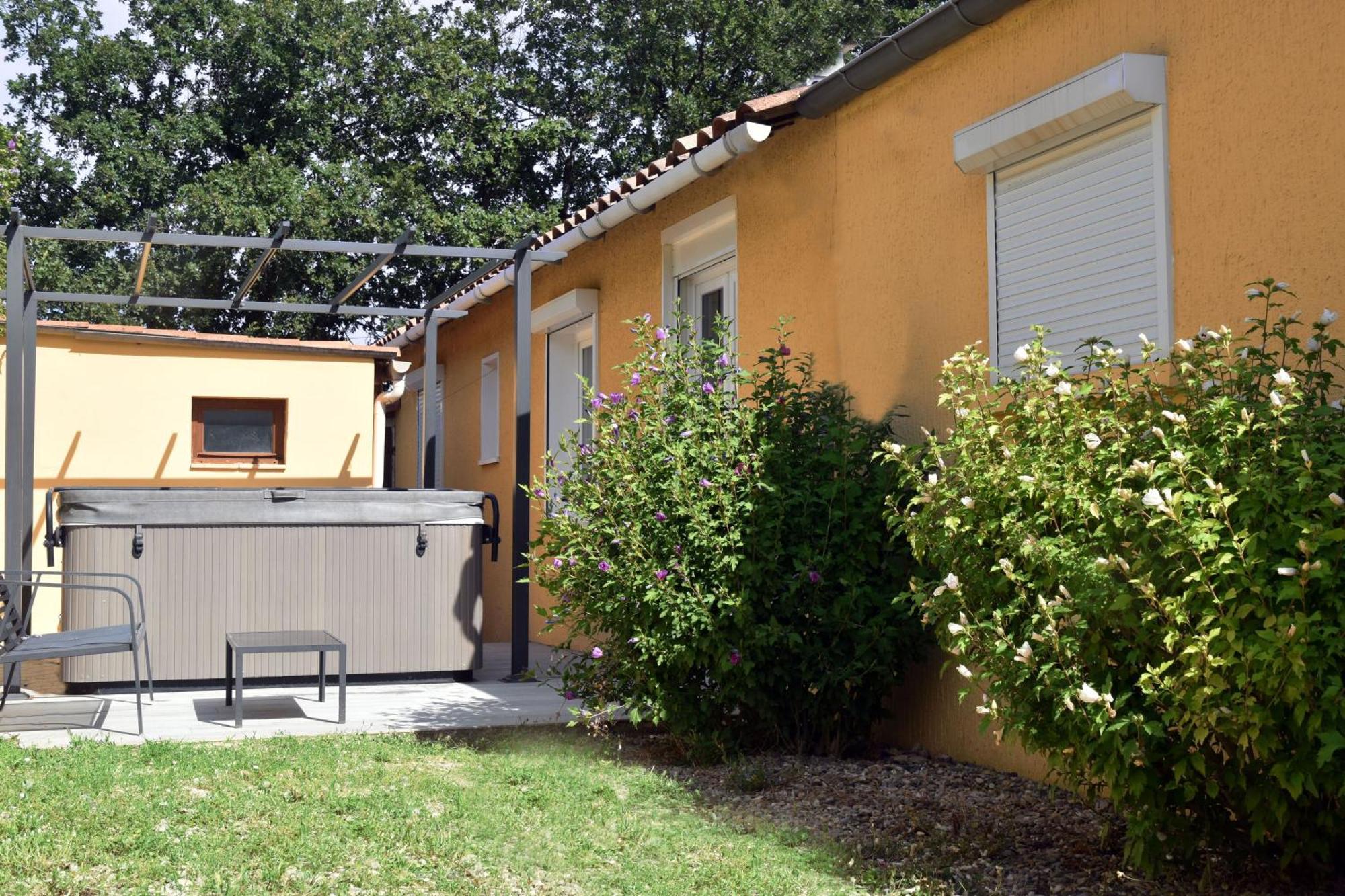 Maison Les Chenes - Jacuzzi - Confort - Calme & Idealement Situe - Clim - Parking Holiday home Sauzet (Drome)